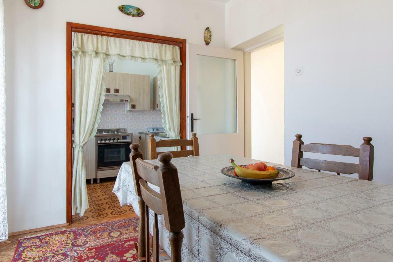 Irena'S Place A2 Rovigno Esterno foto